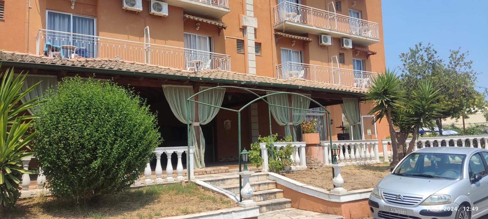 Pantheon Hall Hotel Mesongí Exteriör bild